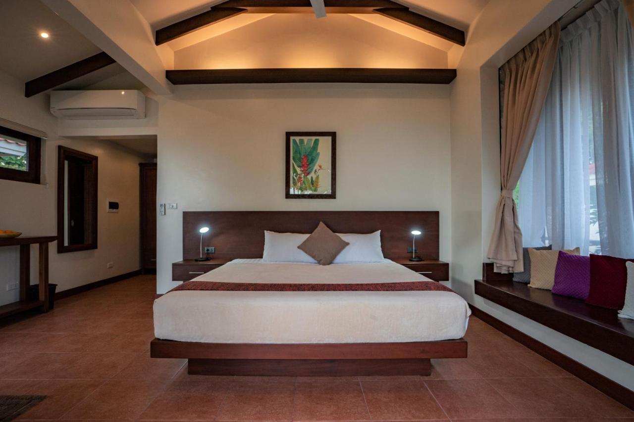 Island View Beachfront Resort أندا المظهر الخارجي الصورة