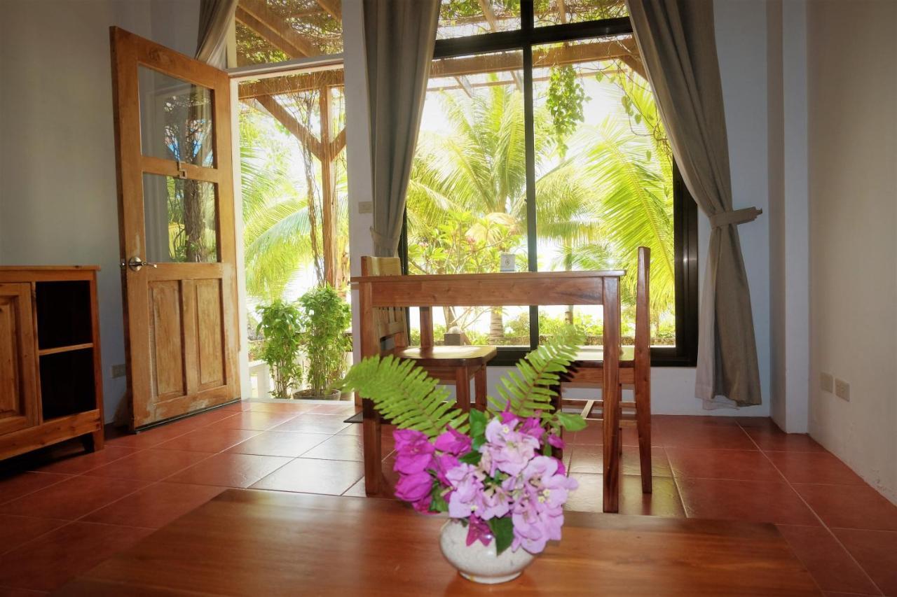 Island View Beachfront Resort أندا المظهر الخارجي الصورة